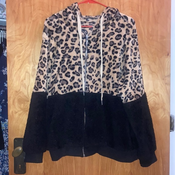Black & Leopard Print Color Block Zip-Up Hooded Sherpa Sweatshirt - Picture 1 of 8